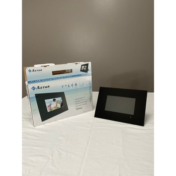 Astar Digital Picture Frame 7" LCD - Picture 1 of 4